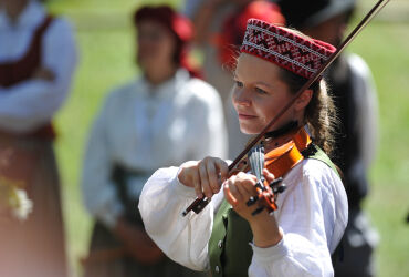 Konzert der Kinder-Folkloregruppen „Liepa auga ar ozolu” (Linde und Eiche wuchsen gemeinsam)